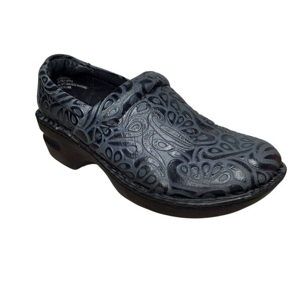 boc Women’s 7.5 Wide Peggy Leather Clogs Black Platform Embossed Comfort Shoes - Picture 1 of 6